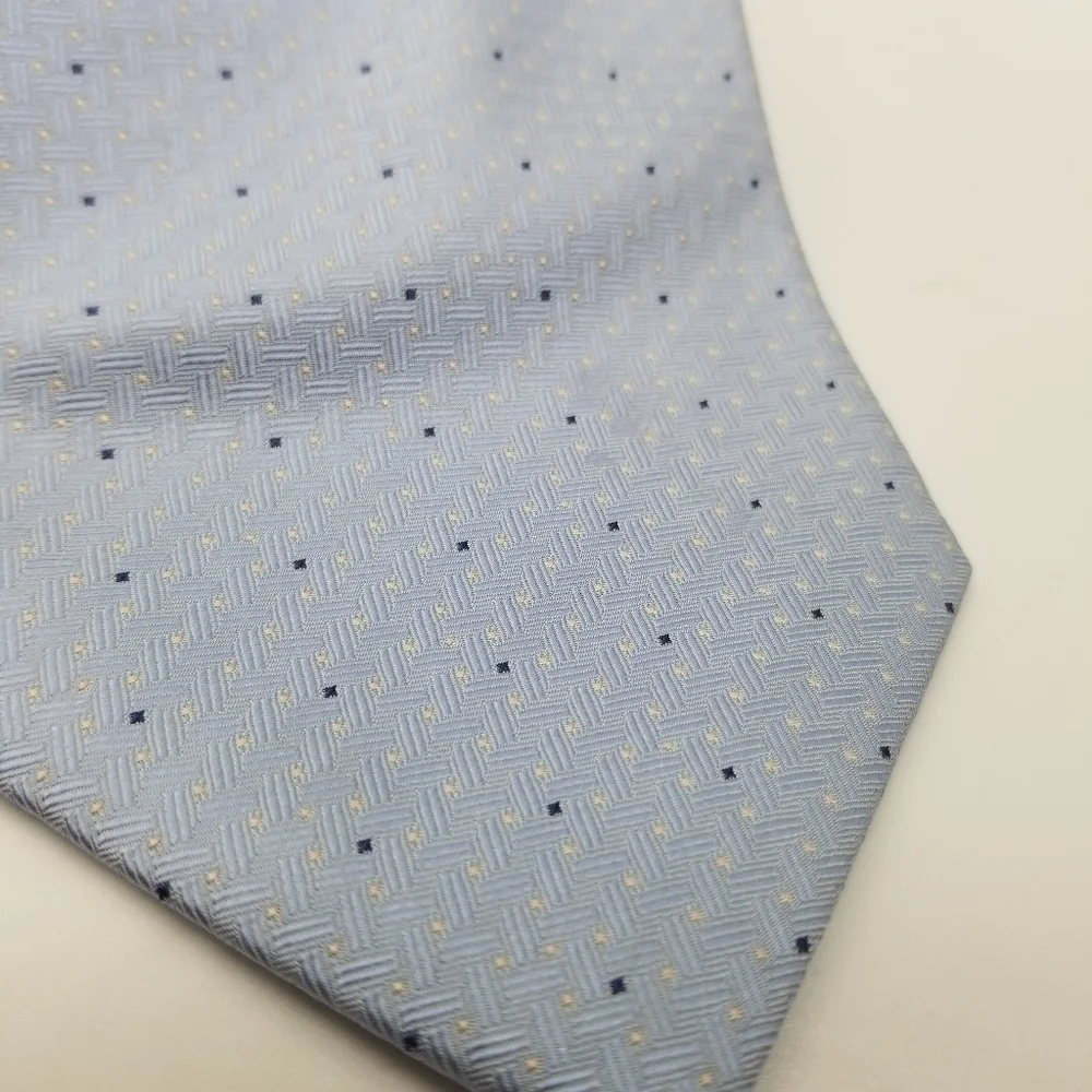 Kenneth Cole light blue silk tie with blue and tan dots
